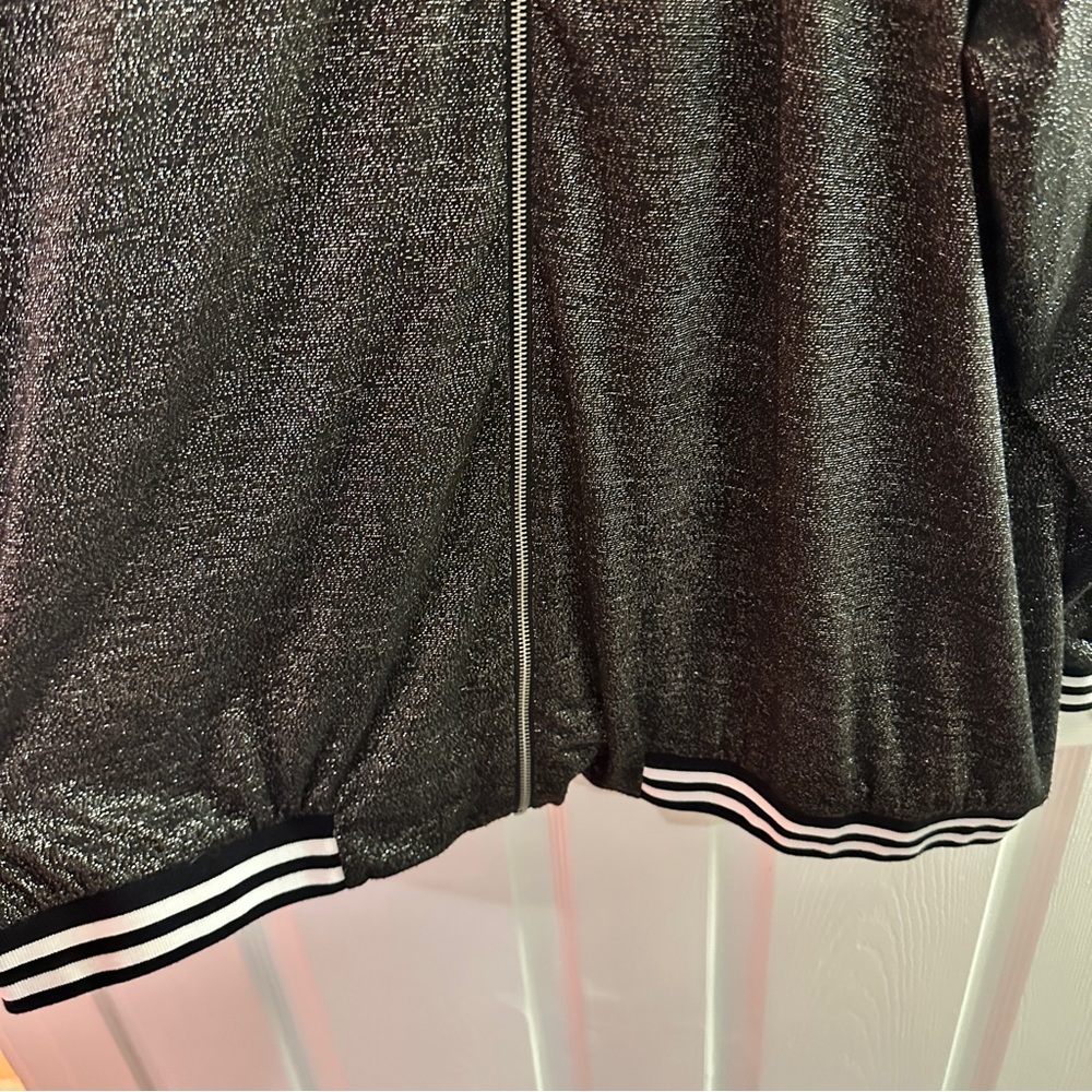 Ava & Viv Black and White Metallic Silver Sparkle Zip-Up Bomber Jacket Plus 3X - Picture 3 of 5